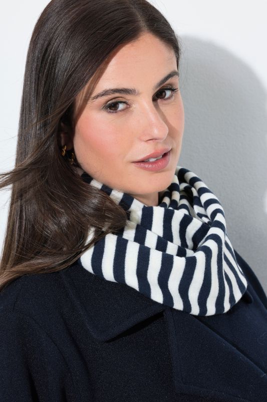 Triangle scarf