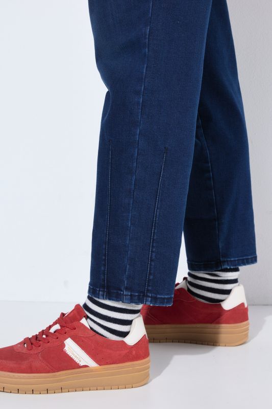 Tapered Leg Stretch Fit Mom Jeans