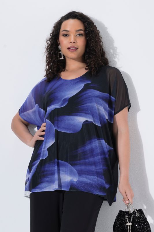 Блуза с цветен принт на мрежеста материя