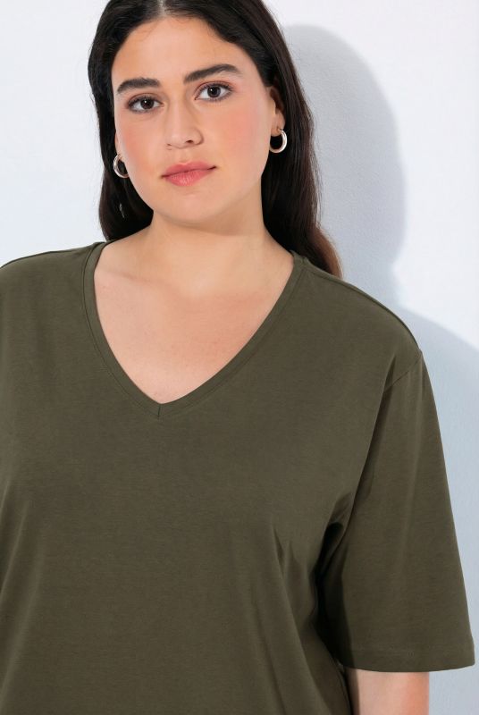 Basic V-Neck Relaxed Fit Short Sleeve Tee