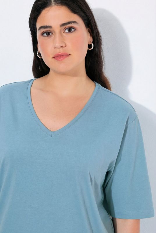 Basic V-Neck Relaxed Fit Short Sleeve Tee