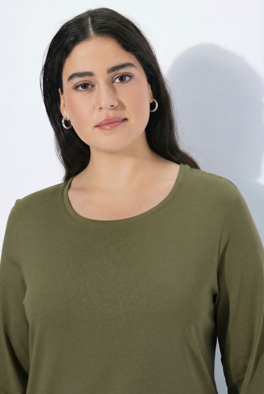 Basic Round Neck Long Sleeve Slim Fit Cotton Tee