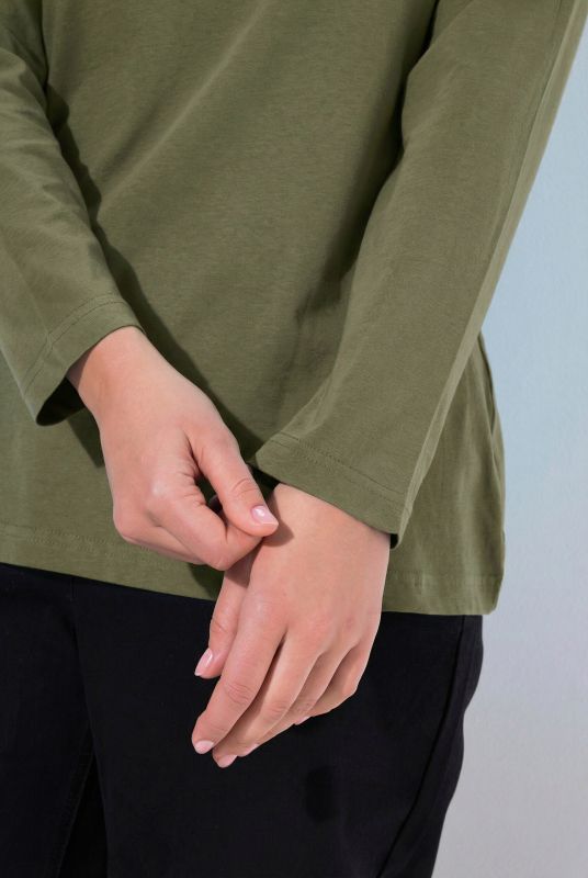 Basic Round Neck Long Sleeve Slim Fit Cotton Tee