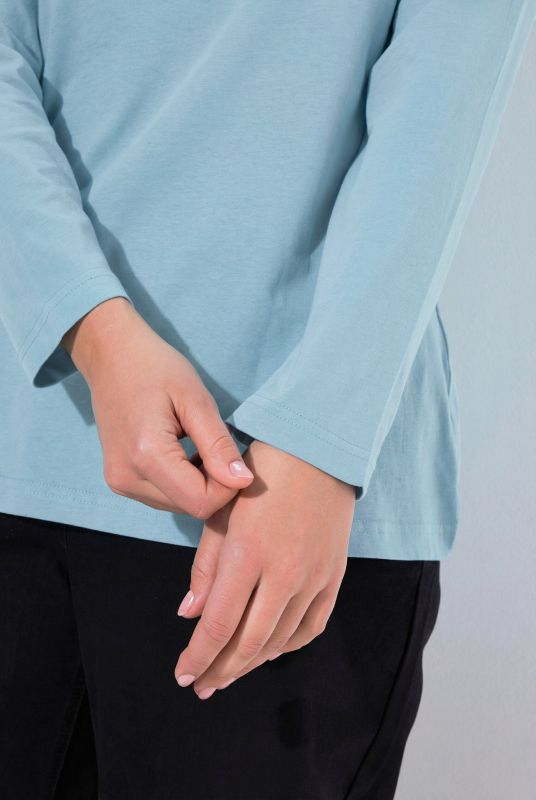 Basic Round Neck Long Sleeve Slim Fit Cotton Tee