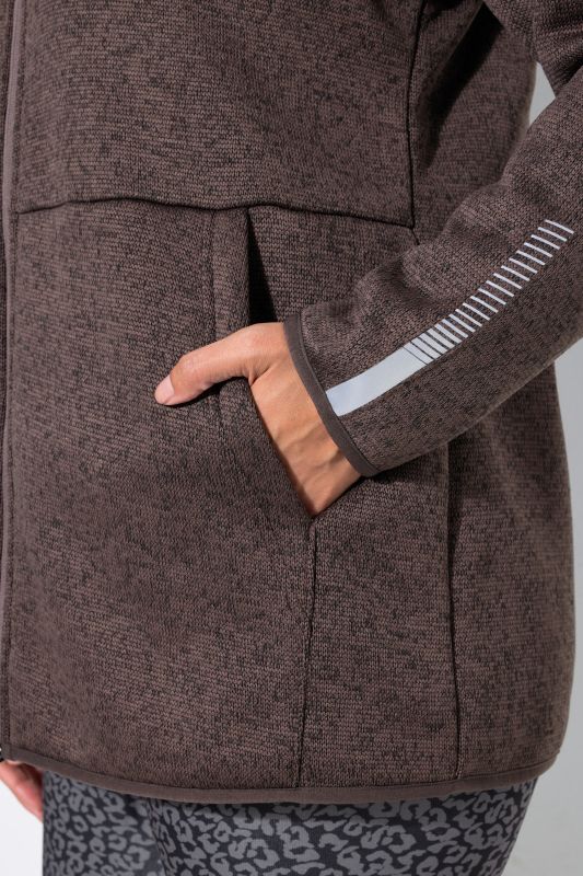 Суитчър с плетена визия
