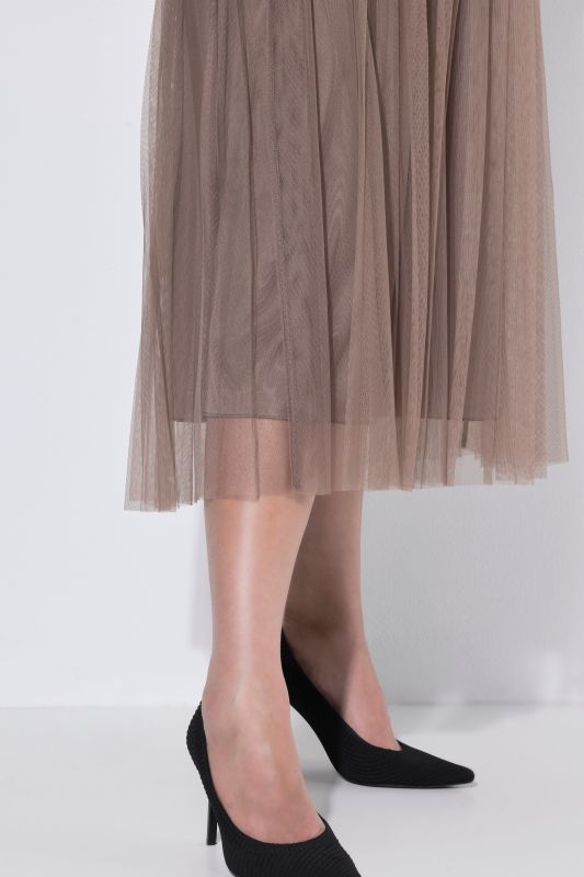 Рокля с плисирана пола