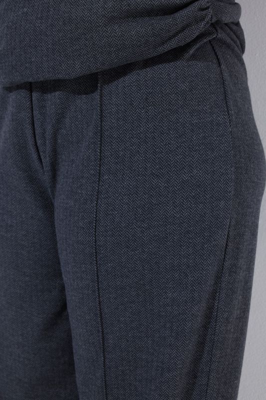 Панталон с шарка на рибена кост