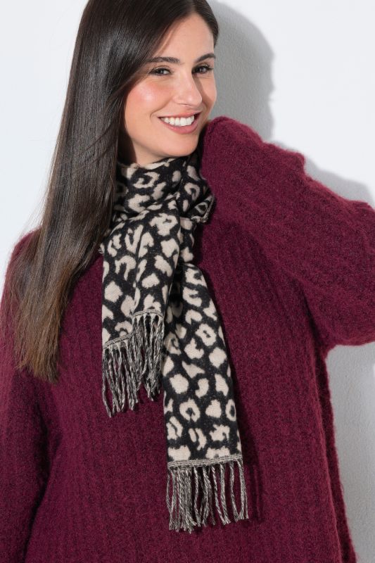 Leopard-print scarf