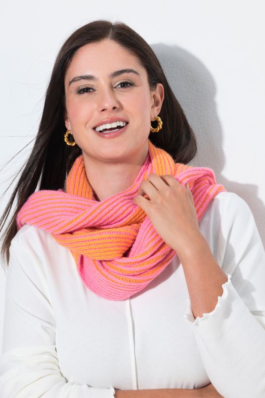 Knitted scarf
