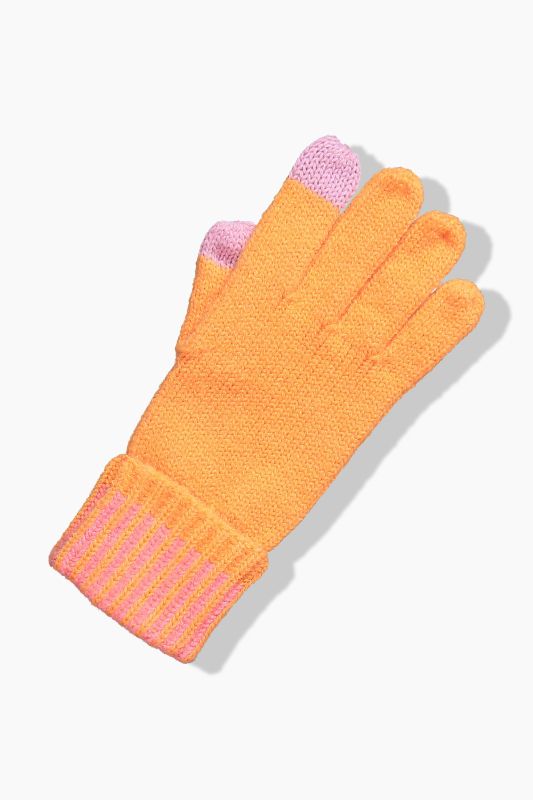 Knitted gloves