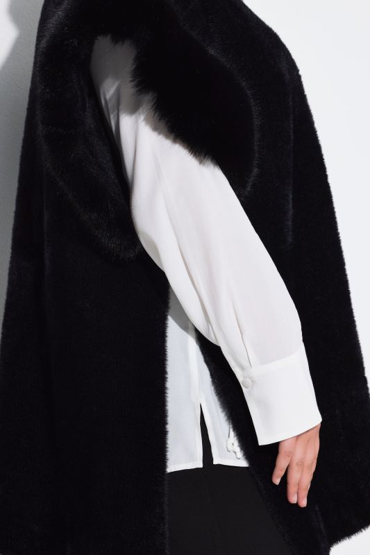 Faux Fur 3/4 Sleeve Cape