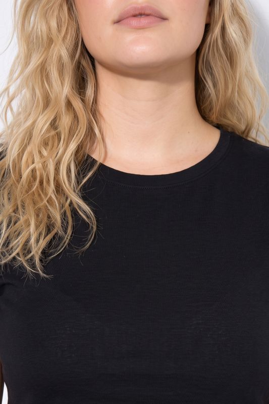 T-shirt, regular fit, short sleeves