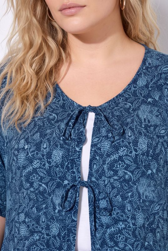 Blouse, A-line, tie closure, bell-shaped short sleeves