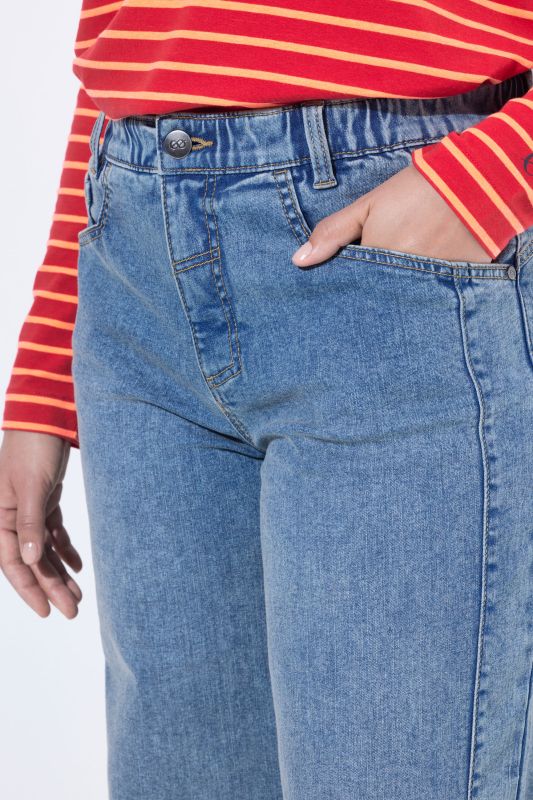 Decorative Side Seam Stretch Fit Barrel Jeans