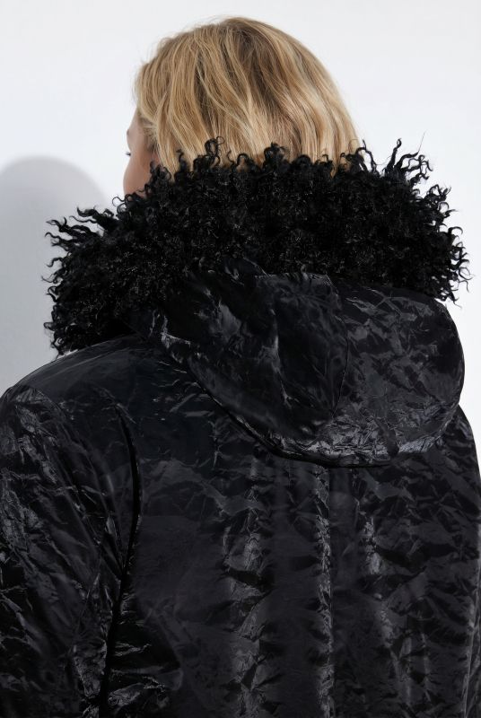 Crinkle Textured Detachable Fleece-Lined Water-Repellent Coat