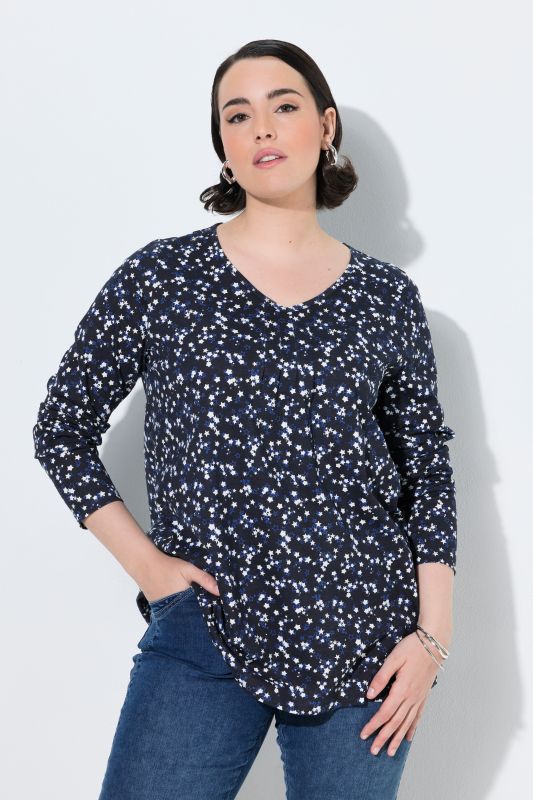 Star Print Pintucked V-Neck Tee