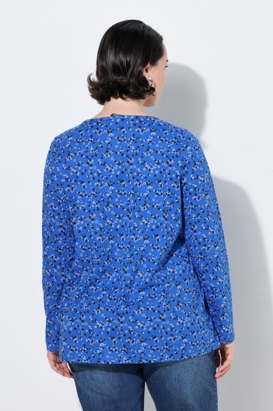 Star Print Pintucked V-Neck Tee