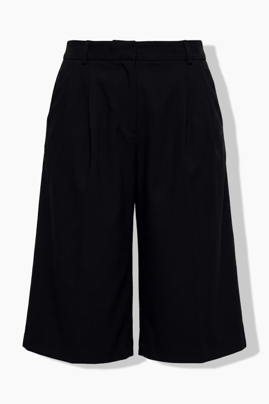 Pleated Waist Wide Leg Bermuda Shorts