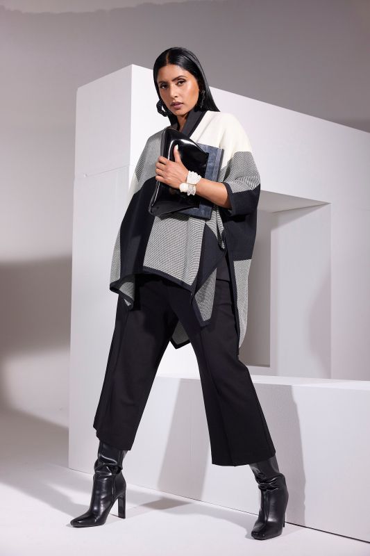 Oversized Check Knit Poncho