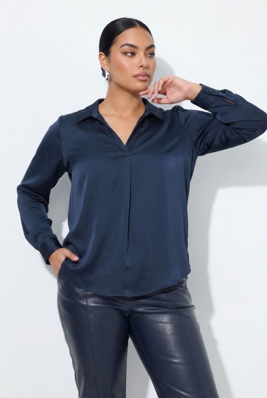 Long-sleeved blouses