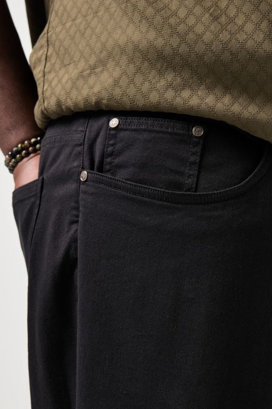 STHUGE trousers