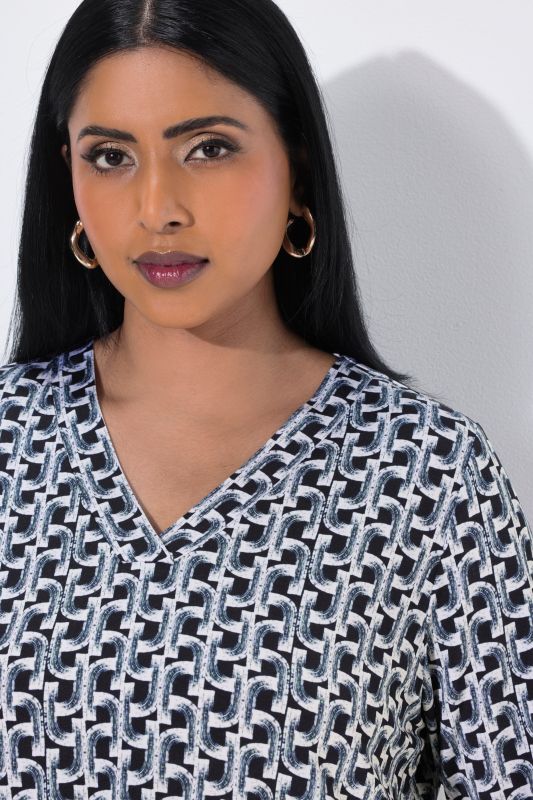 Graphic Print Slinky Stretch Knit 3/4 Sleeve T-Shirt Blouse