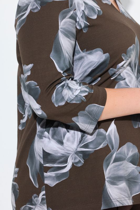 Flower Print 3/4 Sleeve Split Neck Tee