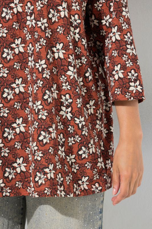 Pleated Neckline 3/4 Sleeve Floral Tee