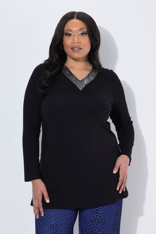 Sequined Neckline Long Sleeve Knit Tunic Tee