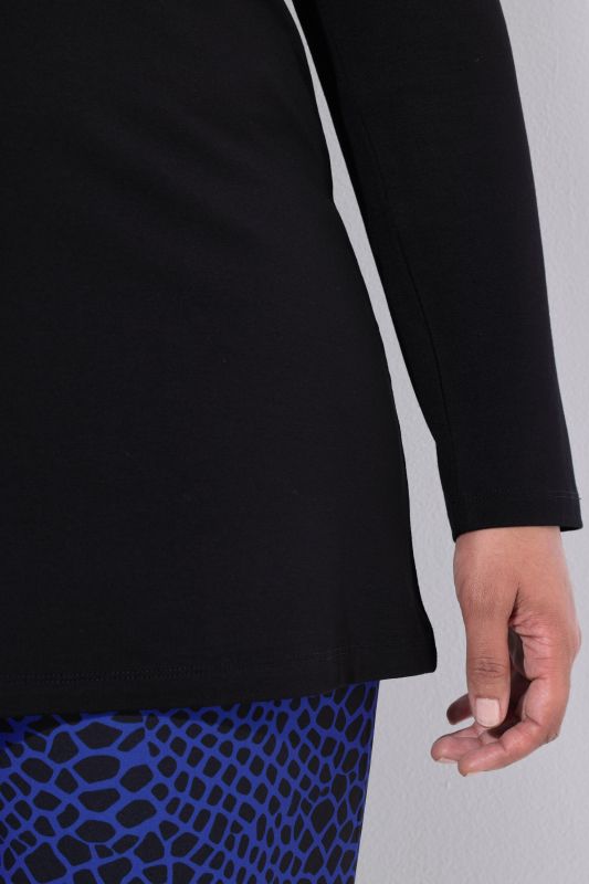 Sequined Neckline Long Sleeve Knit Tunic Tee