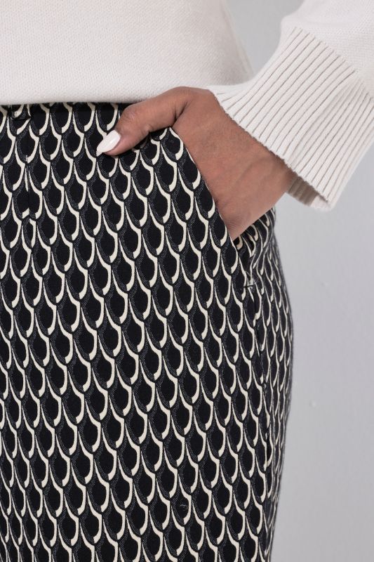 Geometric Textured Comfort Waist Pants