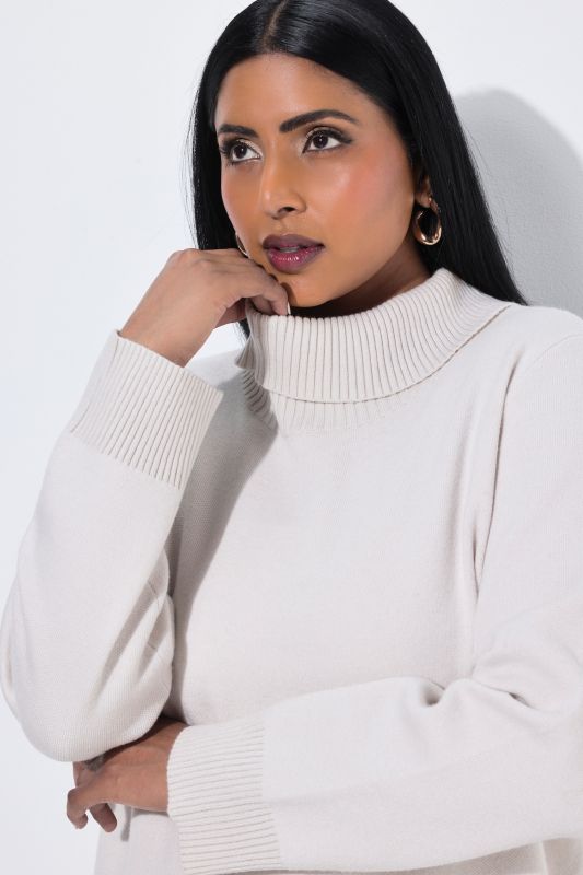 Scalloped Lace Trim Turtleneck Sweater