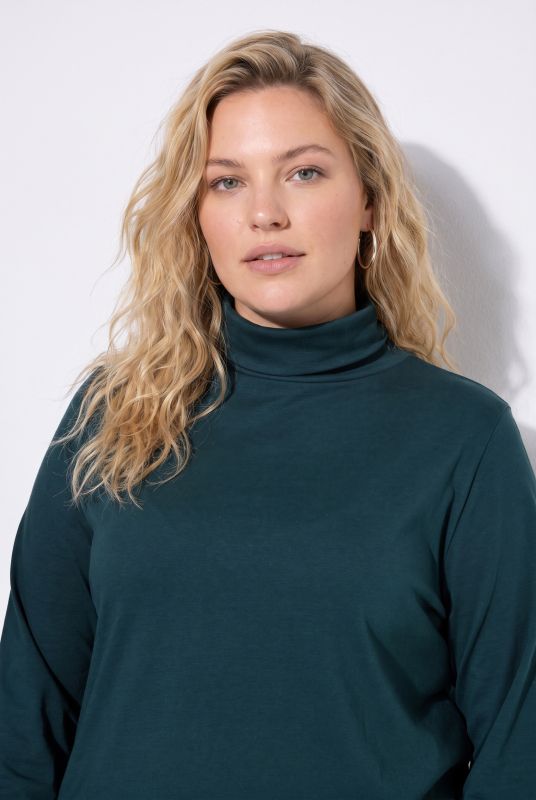 Round Neck Relaxed Fit Long Sleeve Turtleneck