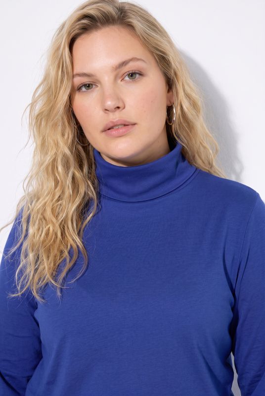 Round Neck Relaxed Fit Long Sleeve Turtleneck