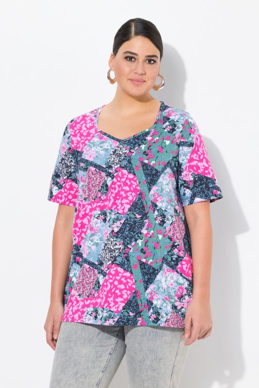 Patch Print Short Sleeve V-Neck Tee