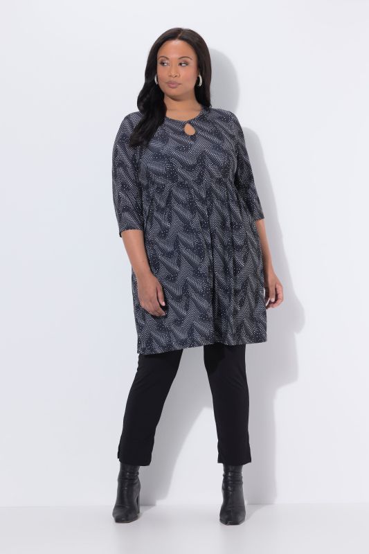 Рокля с модерен графичен принт