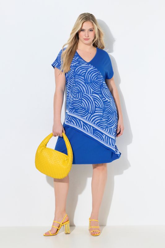 Рокля с шифон и принт на вълни