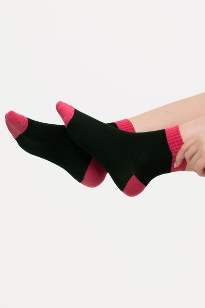 Чорапи със цветен акцент