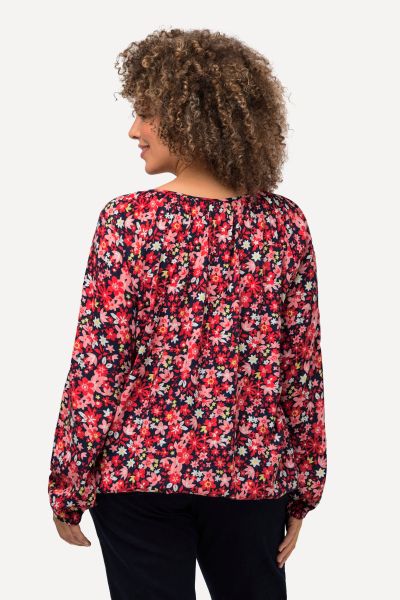 Блуза с връзка и цветя