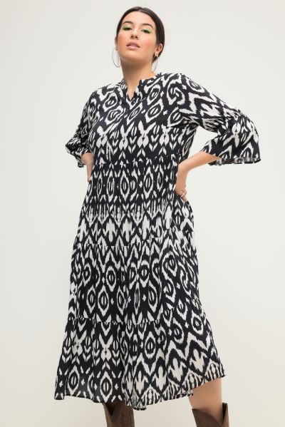 Maxi dress, A-line, black & white print, tunic neckline, 3/4 sleeves
