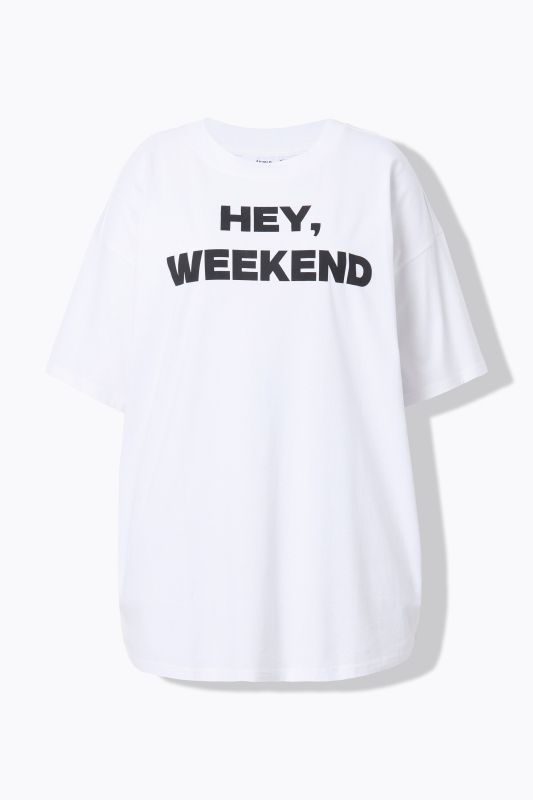 Тениска с надпис Hey Weekend