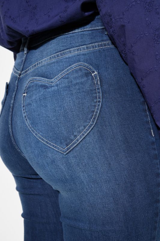 Heart Pocket Mom Jeans