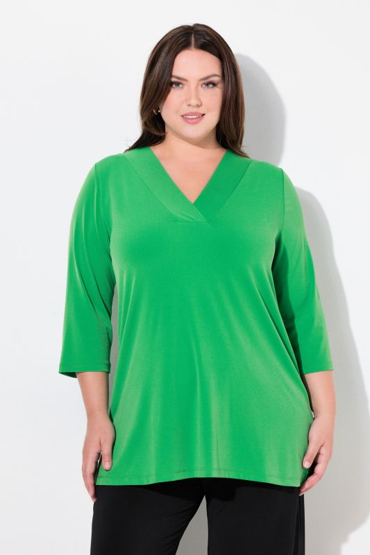 Matte Jersey V-Neck Swing Vented Three Quarter Sleeve Tunic