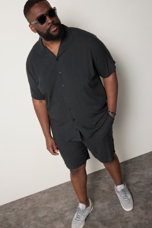 STHUGE shirt