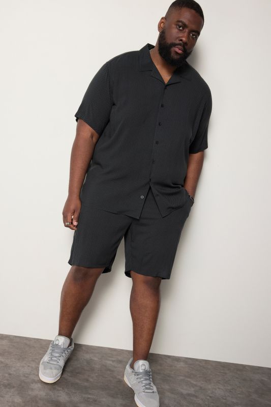 STHUGE Bermuda shorts
