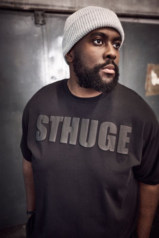 STHUGE T-shirt