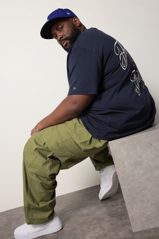 STHUGE T-shirt