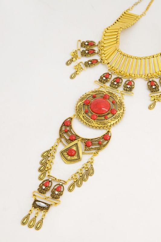 Statement necklace, gemstones, large pendants