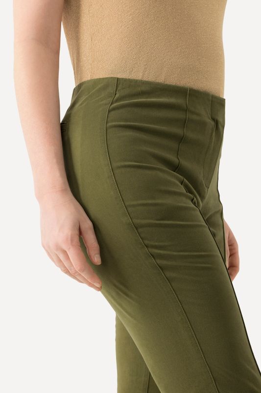 Cigarette Pintuck Elastic Waistband Pants