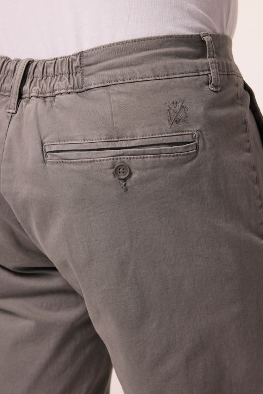 Chino Bermuda shorts, stomach fit